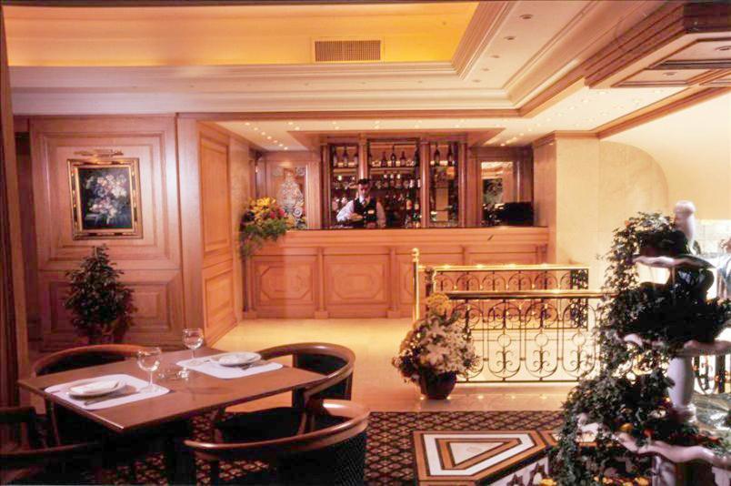 Grand Hotel Beiroet Buitenkant foto