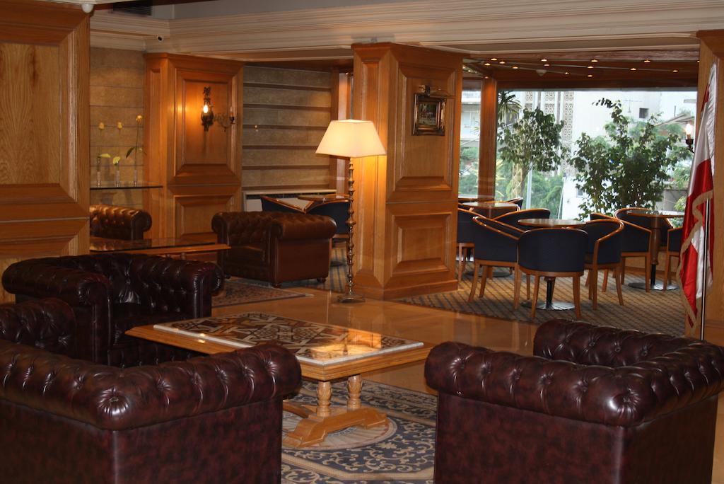 Grand Hotel Beiroet Buitenkant foto